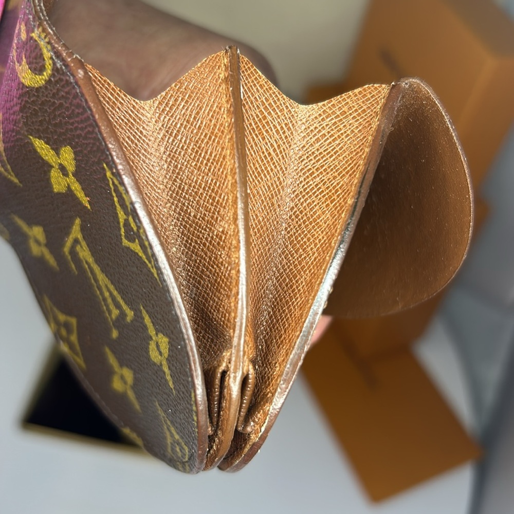 Louis Vuitton Monogram Round Coin Pouch - Picture 6 of 13